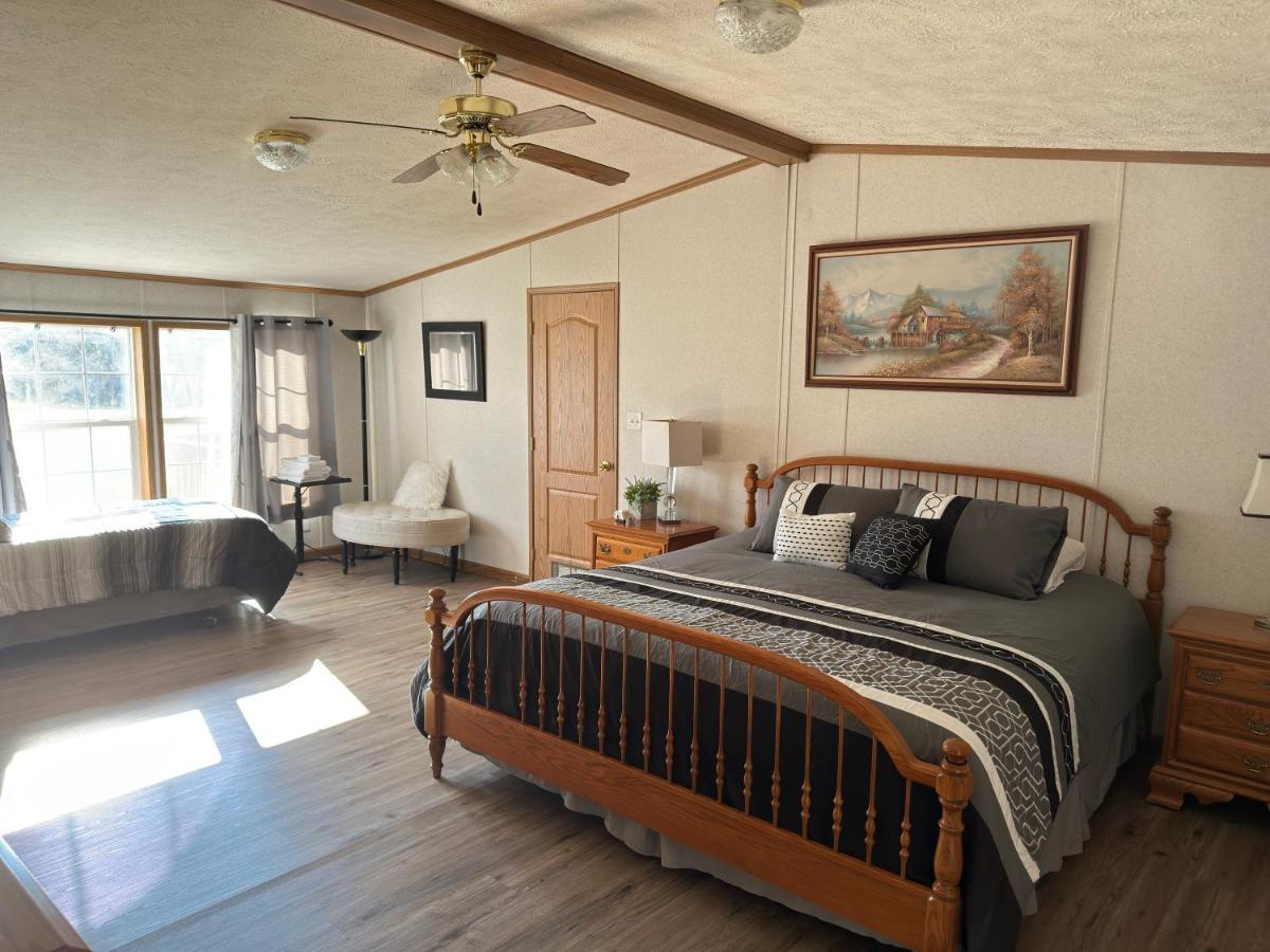 Spacious Cozy Getaway ! King Bed, Game Room, Out Door Patio Cairo Экстерьер фото